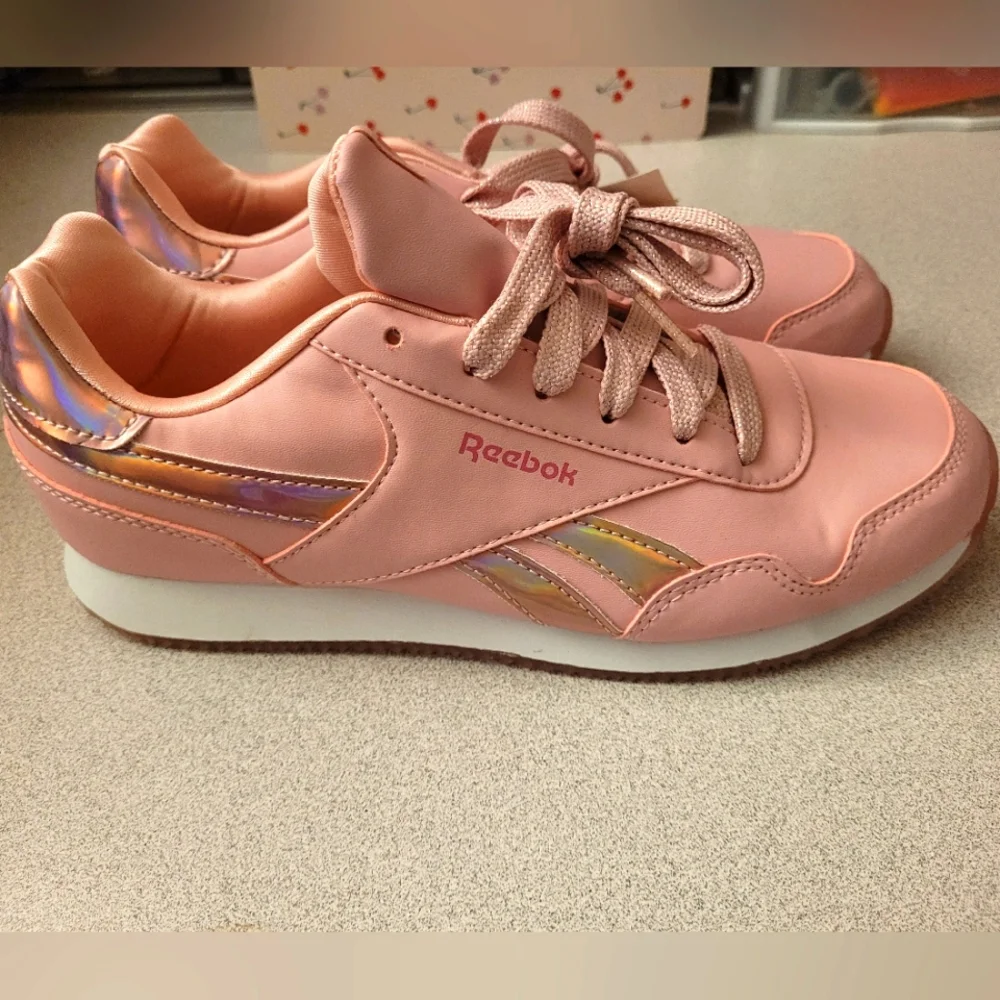 Pink Rebook Shoes - Picture 3 of 3